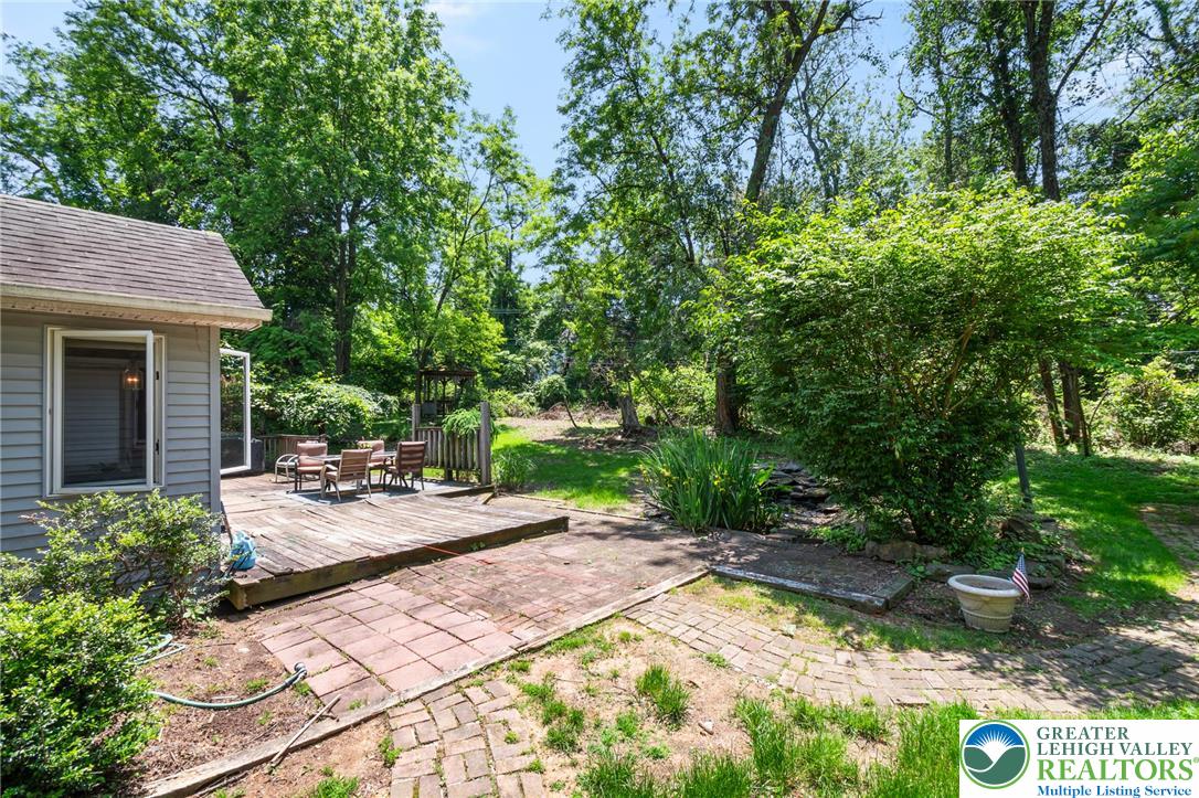 5306 Lanark Road Center Valley, PA 18034 - Photo 9 of 29 Gallery Image 9