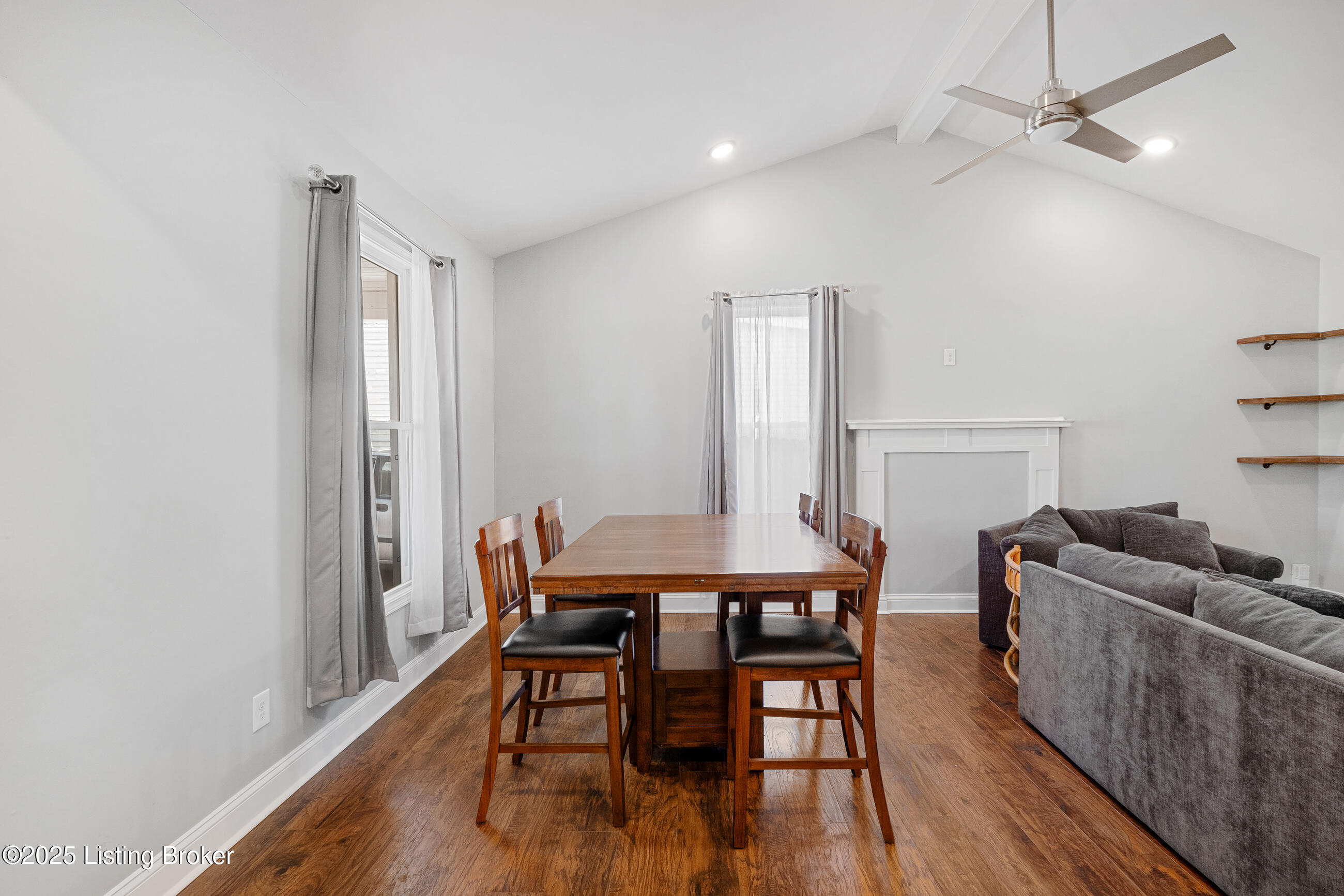 3063 University Road Louisville, KY 40206 - Photo 17 of 39 Dining and Living