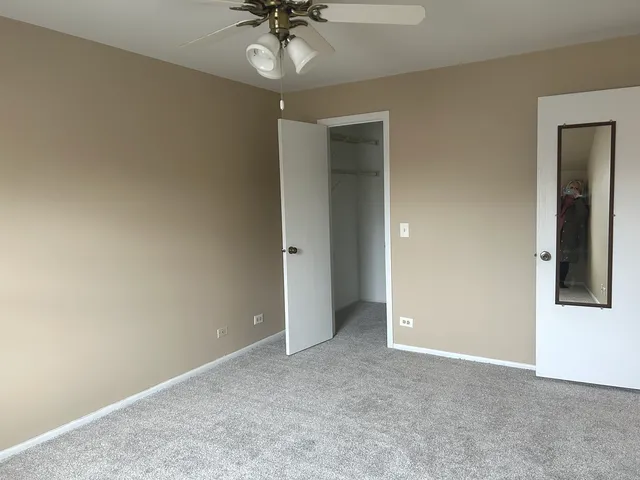 $2,200 | 122 Stirling Lane, Unit X2, Schaumburg, IL 60107