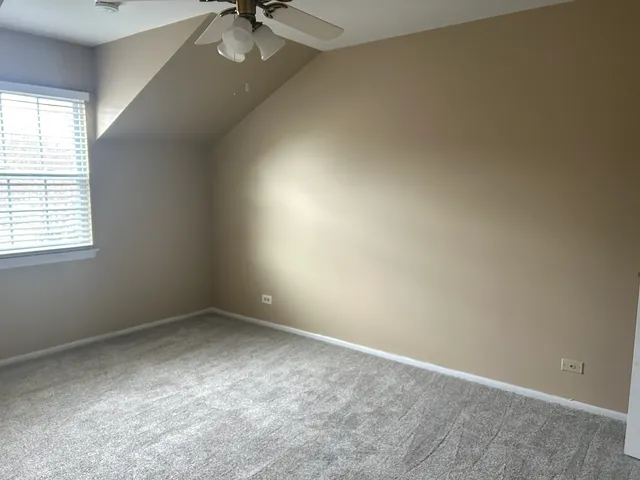 $2,200 | 122 Stirling Lane, Unit X2, Schaumburg, IL 60107