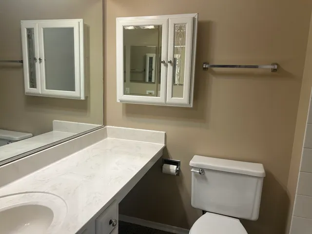 $2,200 | 122 Stirling Lane, Unit X2, Schaumburg, IL 60107