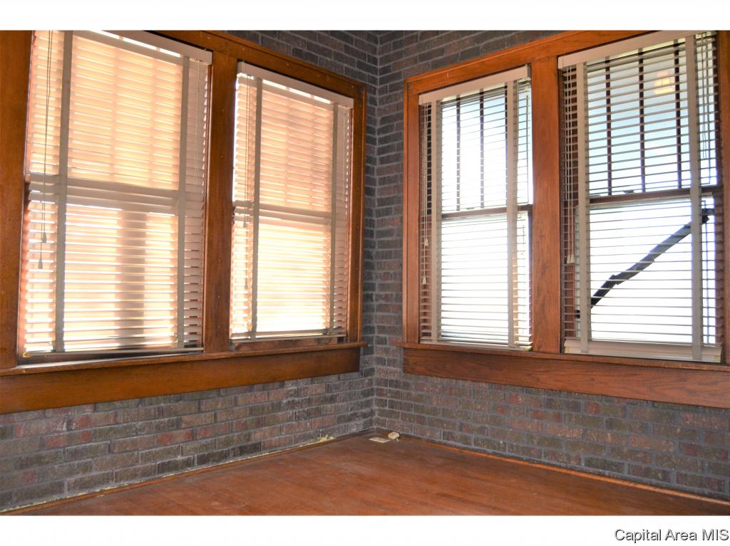 1527 South 5th Street Springfield, IL 62703 - Photo 4 of 21