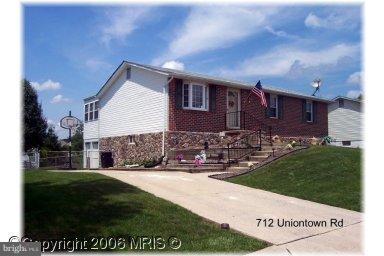 712 Uniontown Road Westminster, MD 21158 - Photo 1 of 17 Exterior (Main)