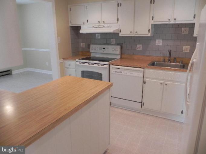 712 Uniontown Road Westminster, MD 21158 - Photo 5 of 17 Kitchen #2