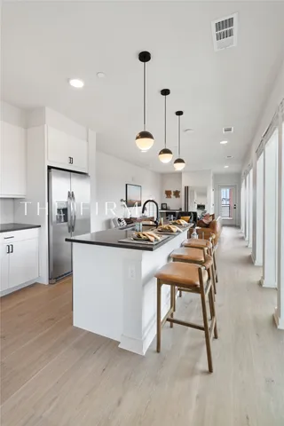 $4,475 | 3001 West 11th Street, Unit 537, Houston, TX 77008