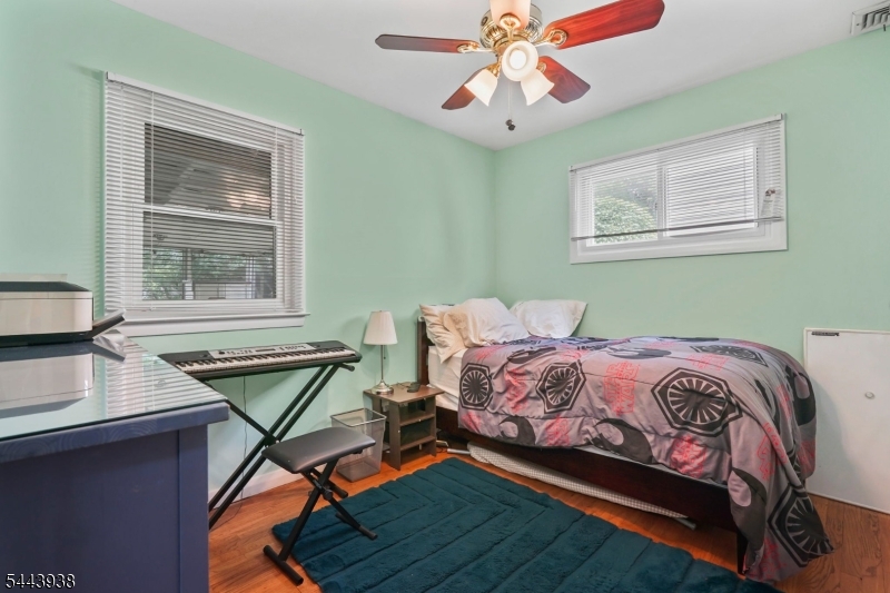 57 Ivanhoe Terrace Bloomfield, NJ 07003 - Photo 17 of 37