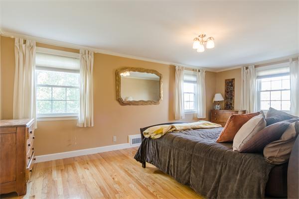 312 Woodcliff Road Newton, MA 02461 - Photo 13 of 20