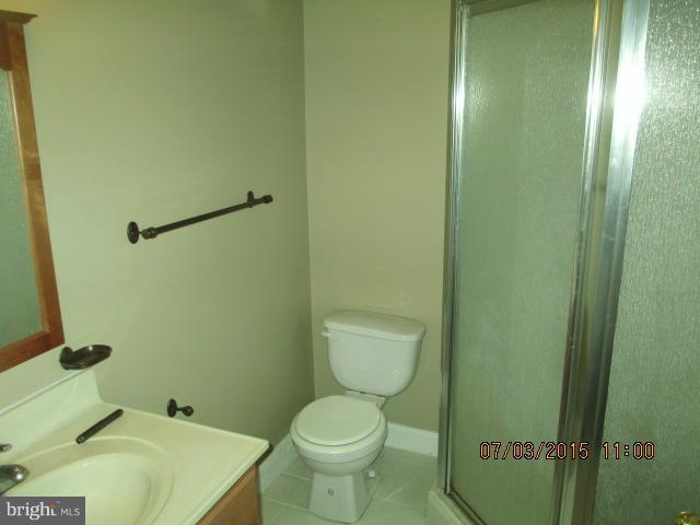 8433 Rugby Road Pasadena, MD 21122 - Photo 13 of 17 Bath