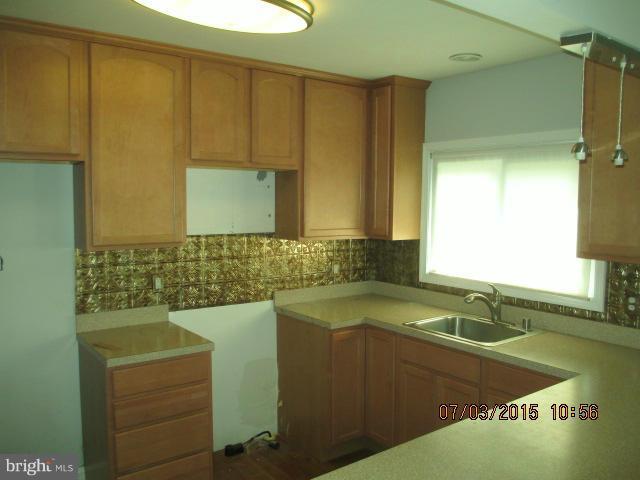 8433 Rugby Road Pasadena, MD 21122 - Photo 5 of 17 Kitchen