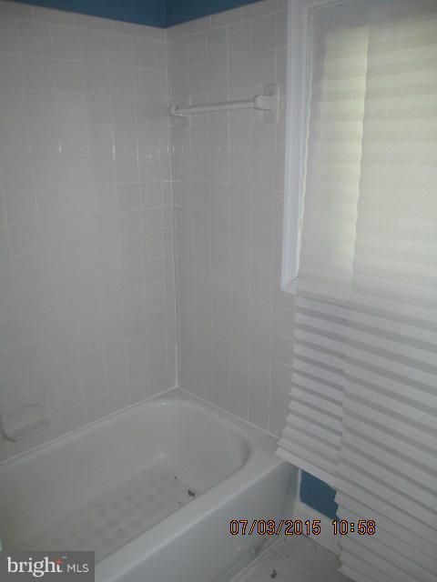 8433 Rugby Road Pasadena, MD 21122 - Photo 9 of 17 Bath