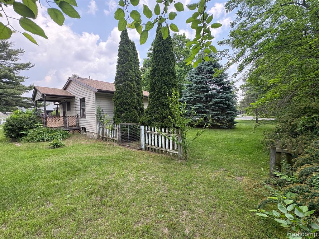 206 South Hospital Road Waterford, MI 48327 - Photo 5 of 25 Gallery Image 5