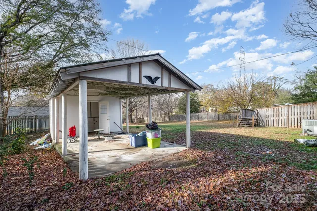 $300,000 | 603 Old North Main Street, Clover, SC 29710