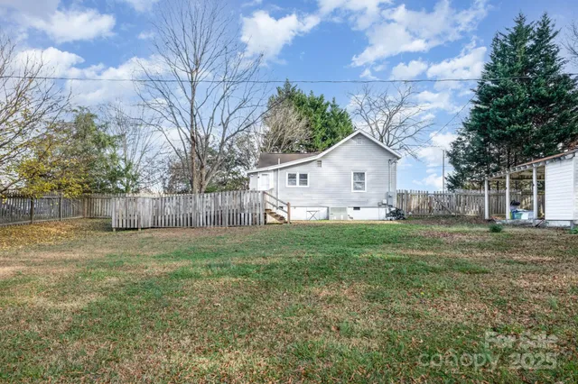 $300,000 | 603 Old North Main Street, Clover, SC 29710