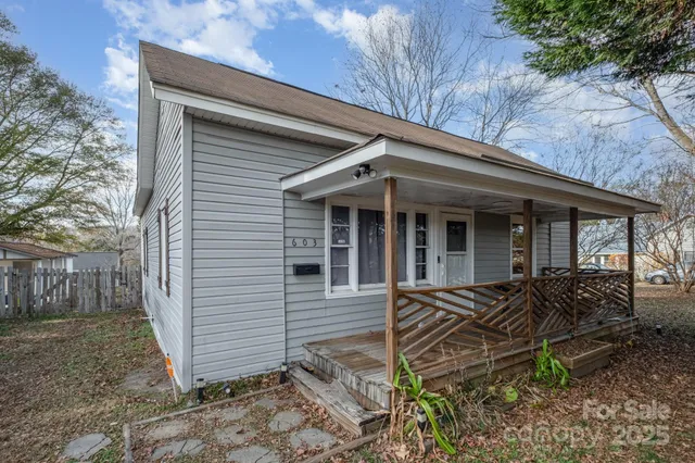 $300,000 | 603 Old North Main Street, Clover, SC 29710