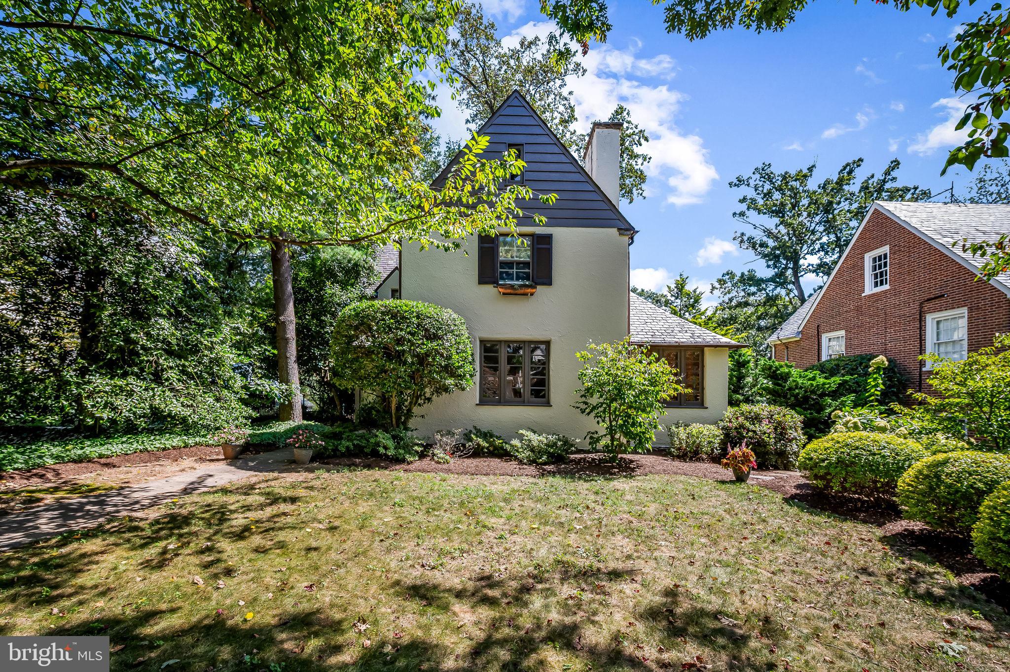 305 Tunbridge Road Baltimore, MD 21212 - Photo 3 of 58 a view of a house with a yard and tree s
