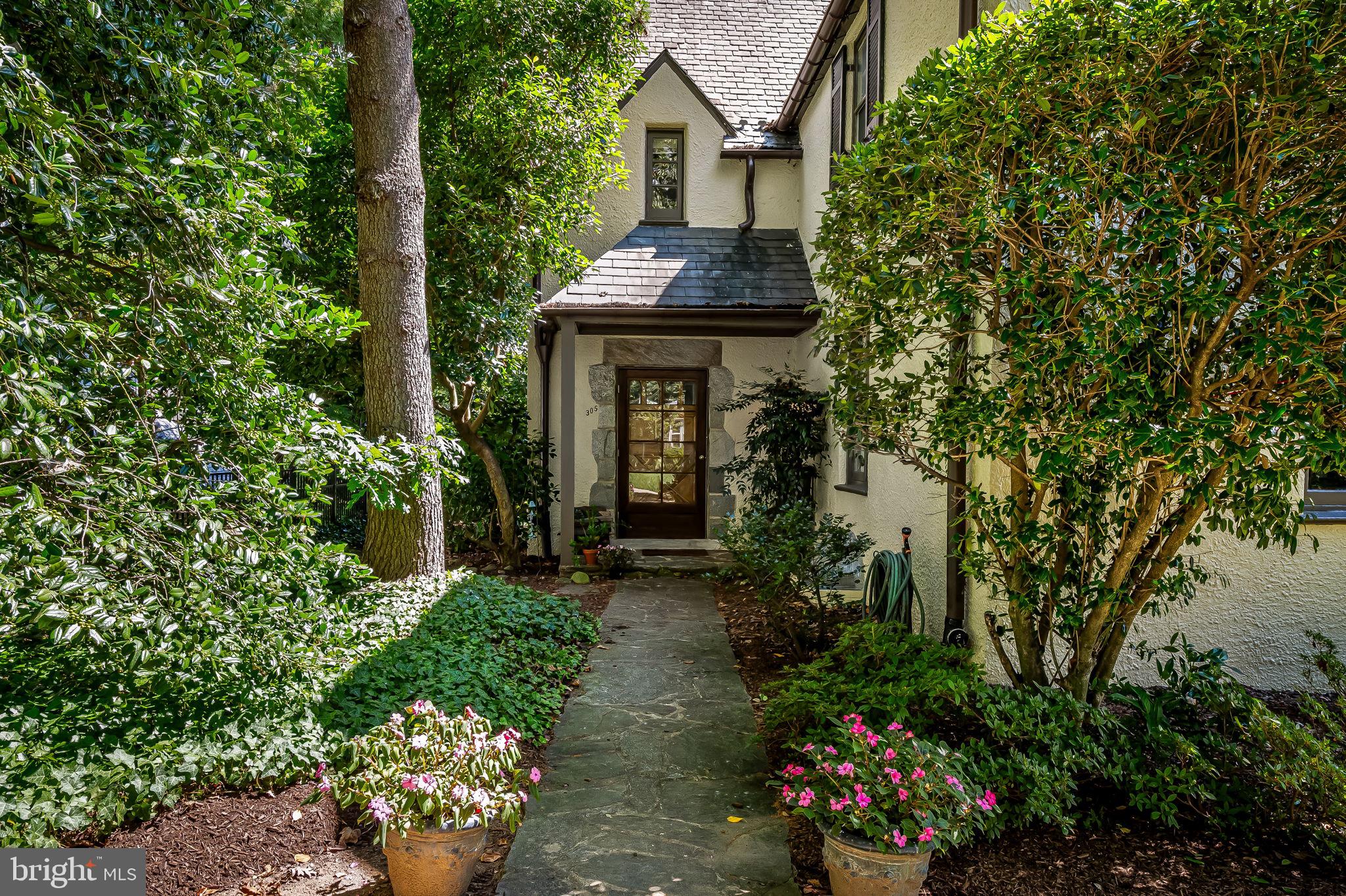 305 Tunbridge Road Baltimore, MD 21212 - Photo 4 of 58