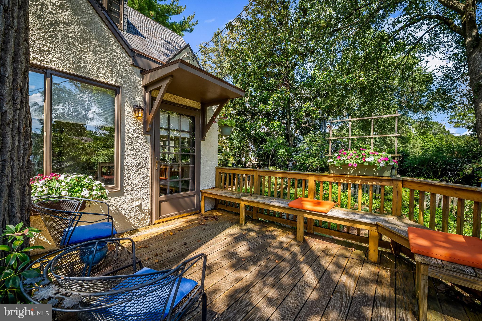 305 Tunbridge Road Baltimore, MD 21212 - Photo 46 of 58 a balcony with chairs and wooden fence