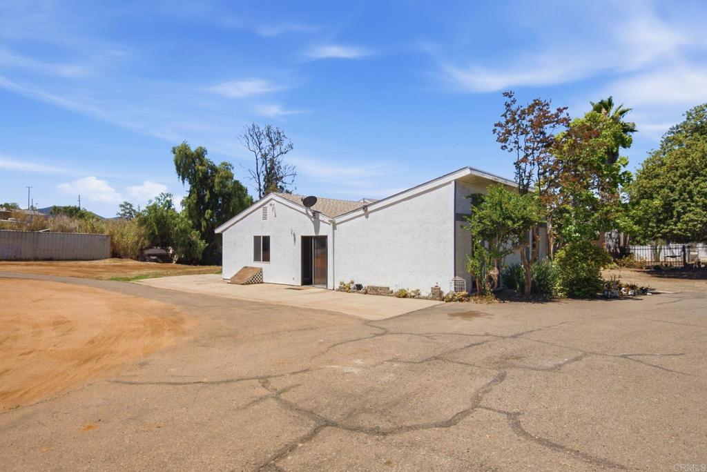 14037 Proctor Valley Road Jamul, CA 91935 - Photo 4 of 34
