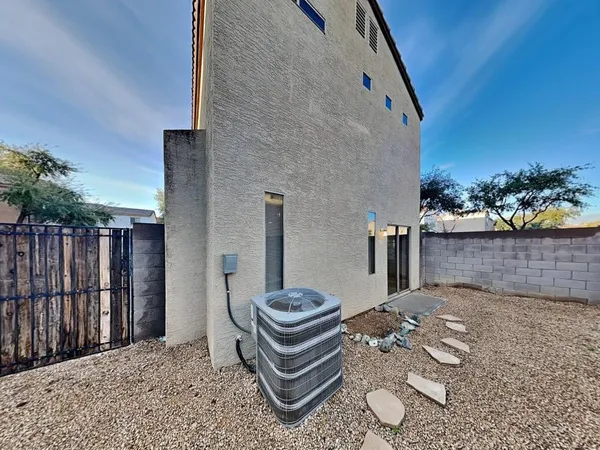 $1,999 | 22045 North 30th Drive, Phoenix, AZ 85027