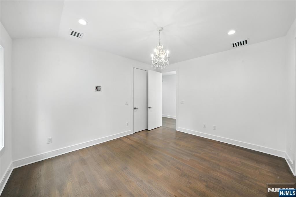 44 Floral Terrace Tenafly, NJ 07670 - Photo 19 of 49