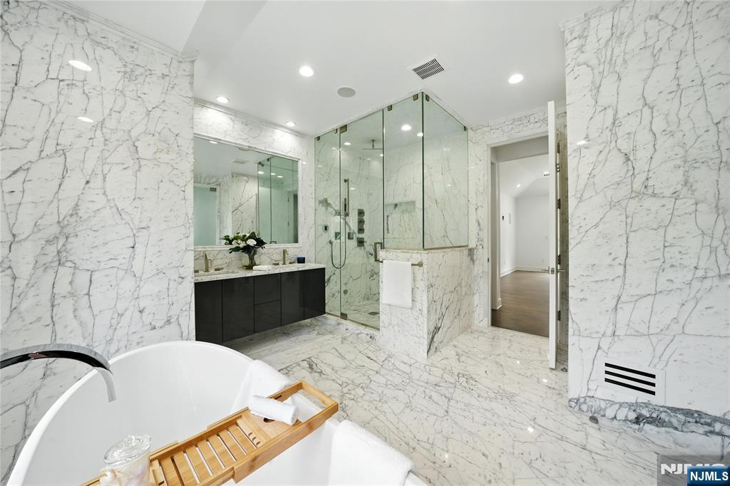 44 Floral Terrace Tenafly, NJ 07670 - Photo 28 of 49