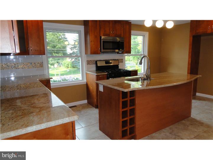 3902 Kane Road Philadelphia, PA 19154 - Photo 3 of 25 Gallery Image 3