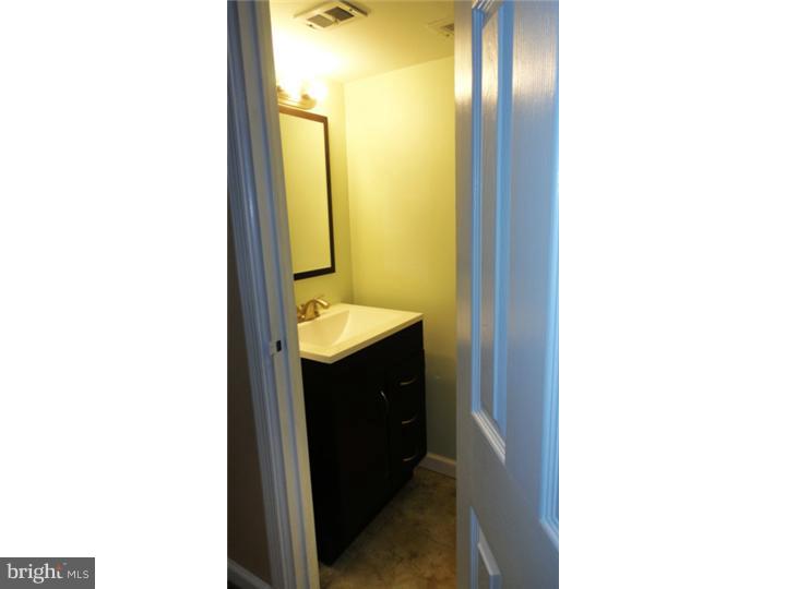 3902 Kane Road Philadelphia, PA 19154 - Photo 23 of 25 Half Bath