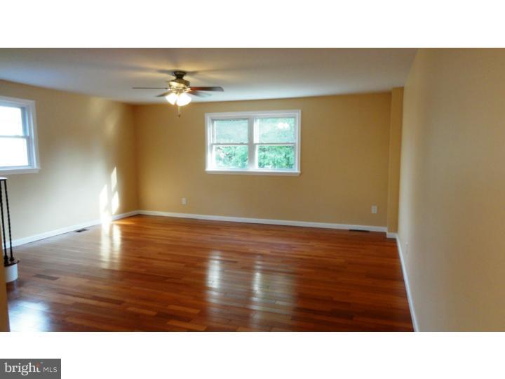 3902 Kane Road Philadelphia, PA 19154 - Photo 10 of 25 Gallery Image 10