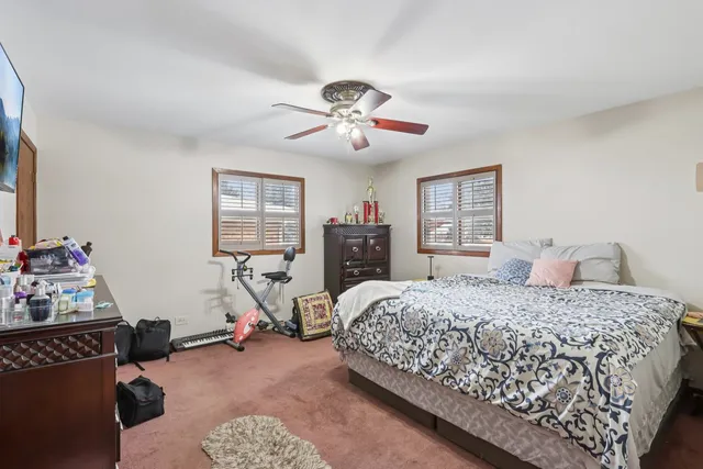 $395,000 | 2300 Bellaire Court, Des Plaines, IL 60016