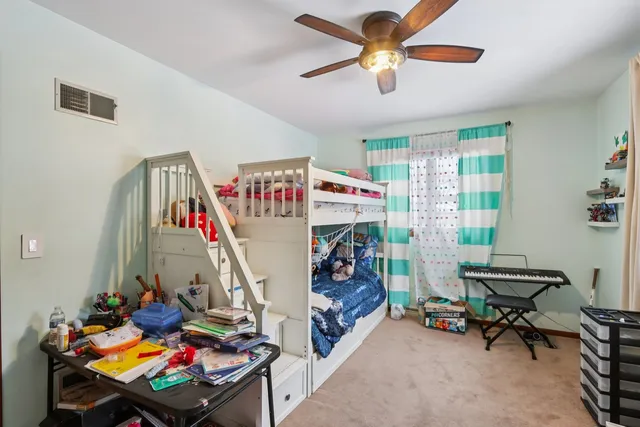 $395,000 | 2300 Bellaire Court, Des Plaines, IL 60016