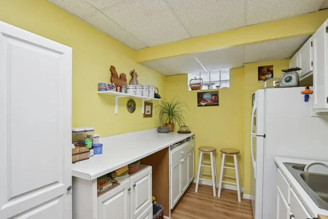 $395,000 | 2300 Bellaire Court, Des Plaines, IL 60016