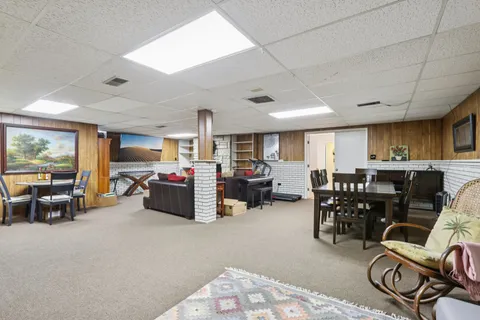 $395,000 | 2300 Bellaire Court, Des Plaines, IL 60016