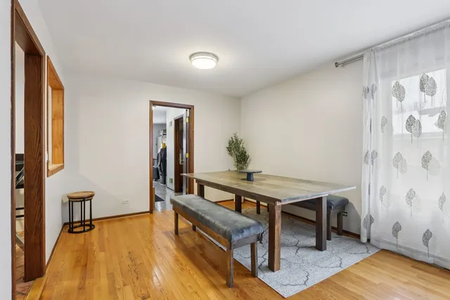 $395,000 | 2300 Bellaire Court, Des Plaines, IL 60016