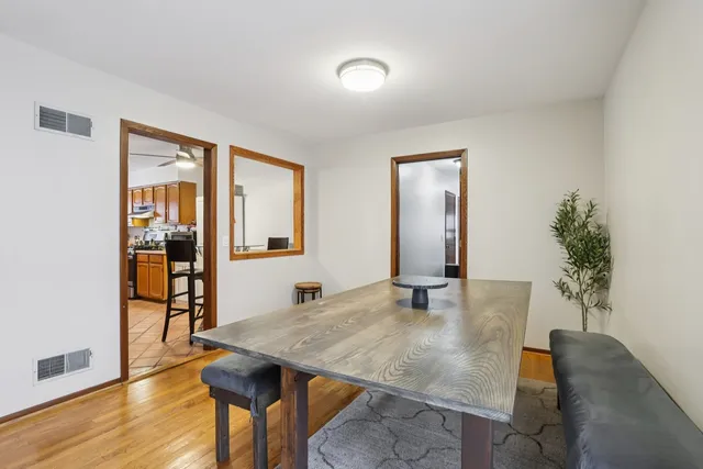 $395,000 | 2300 Bellaire Court, Des Plaines, IL 60016