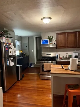 $2,200 | 11 Akron Street, Unit 3, Boston, MA 02119
