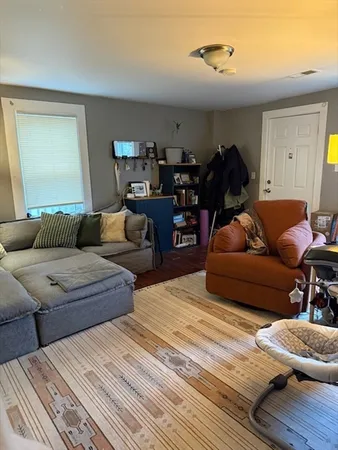 $2,200 | 11 Akron Street, Unit 3, Boston, MA 02119