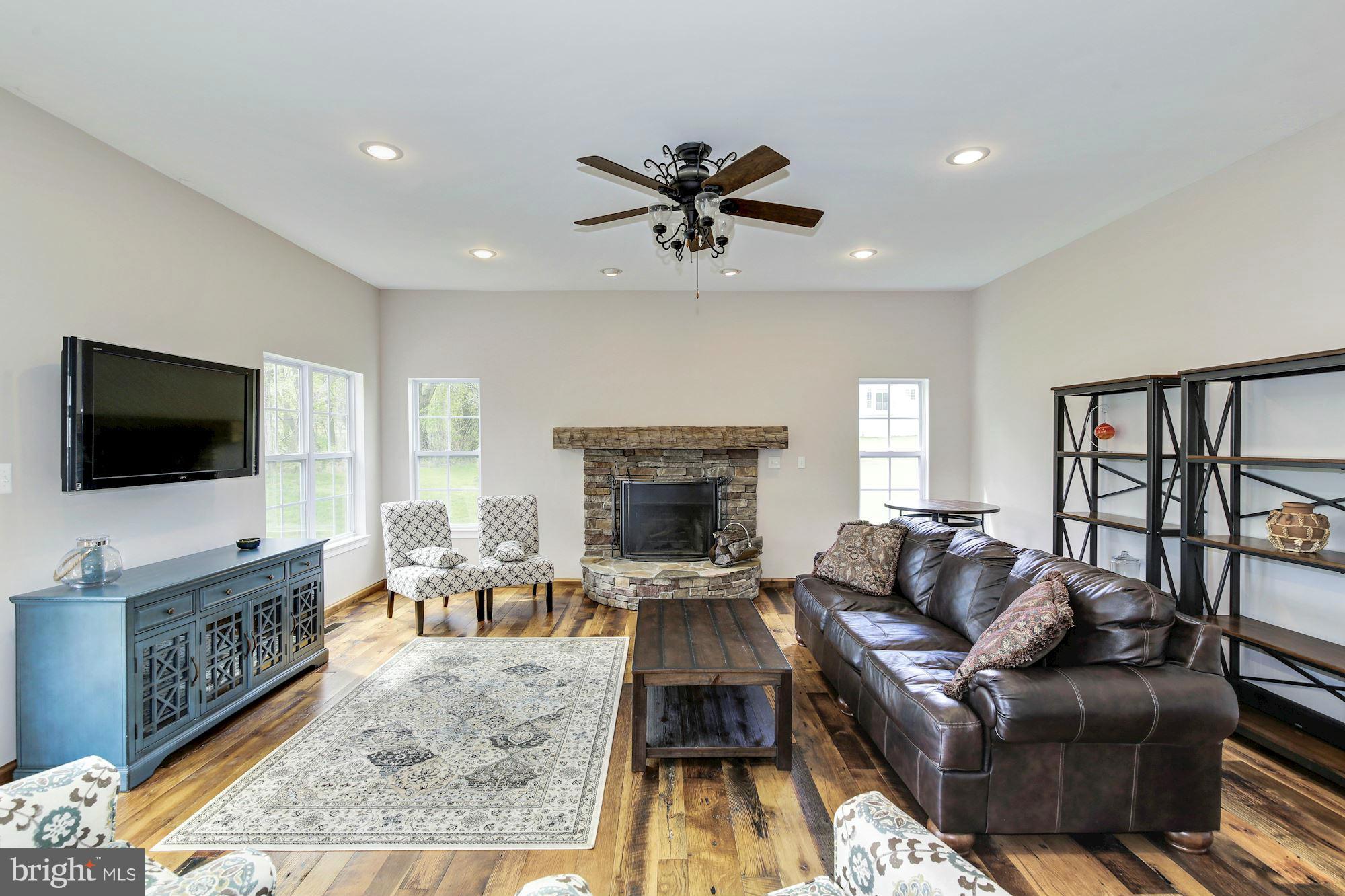 9530 Greenel Road Damascus, MD 20872 - Photo 10 of 30 Family Room