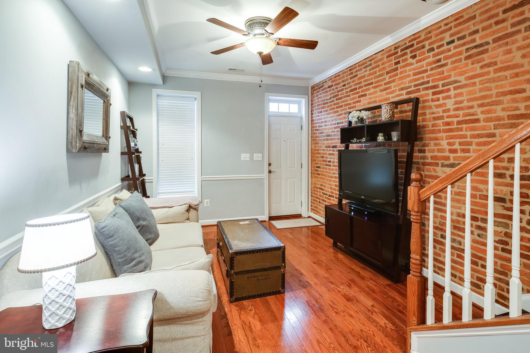 1433 Decatur Street Baltimore, MD 21230 - Photo 4 of 30 Living Room