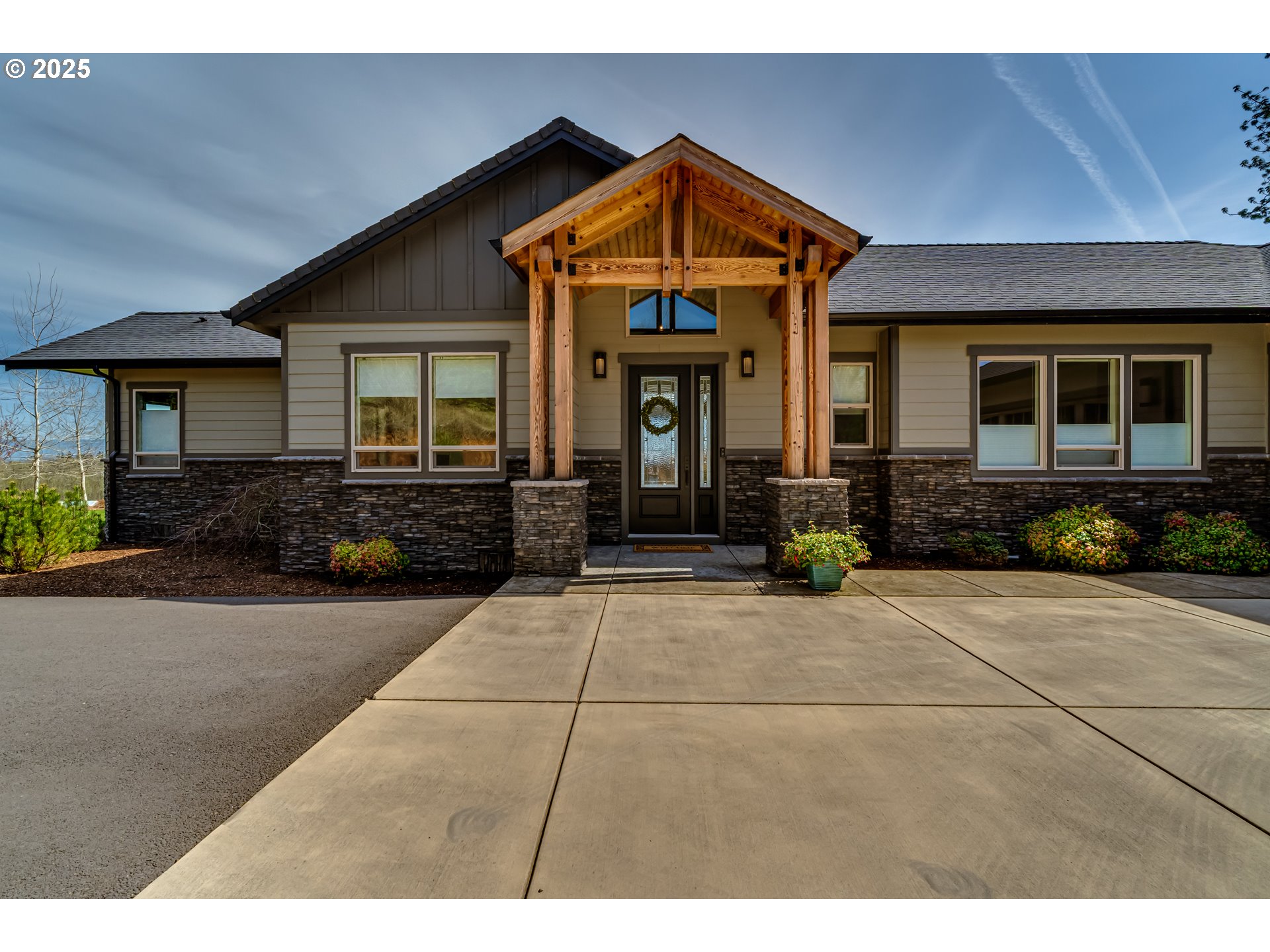 26249 High Pass Road Junction City, OR 97448 - Photo 3 of 48 Gallery Image 3