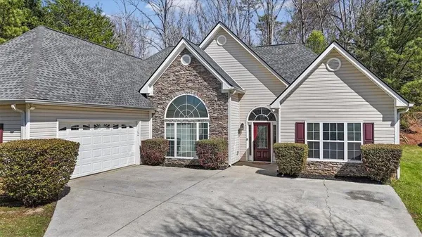 $369,000 | 25 Cherokee Hills Drive, Rydal, GA 30171