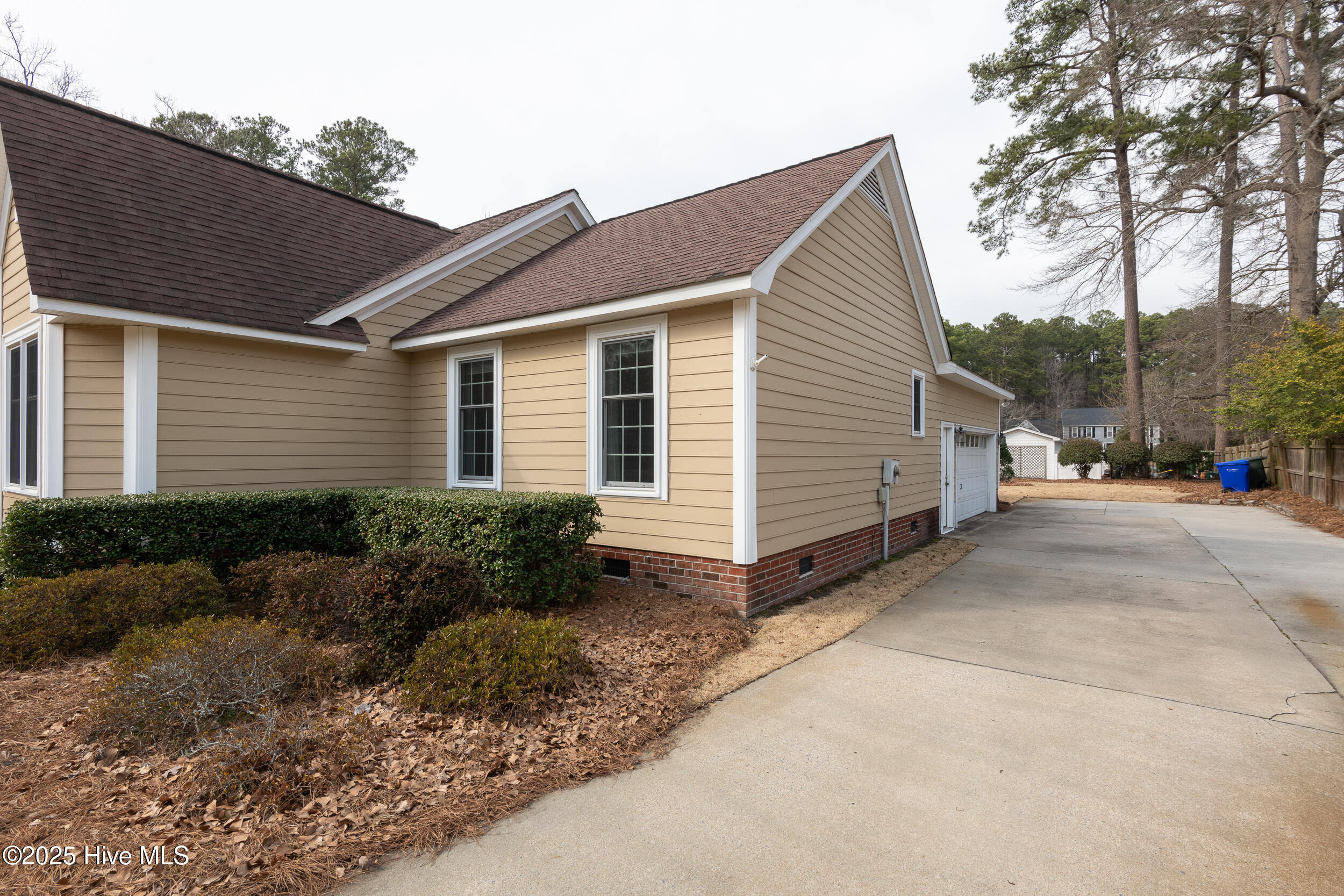 209 Pinewood Road Greenville, NC 27858 - Photo 8 of 37 209_Pinewood-10