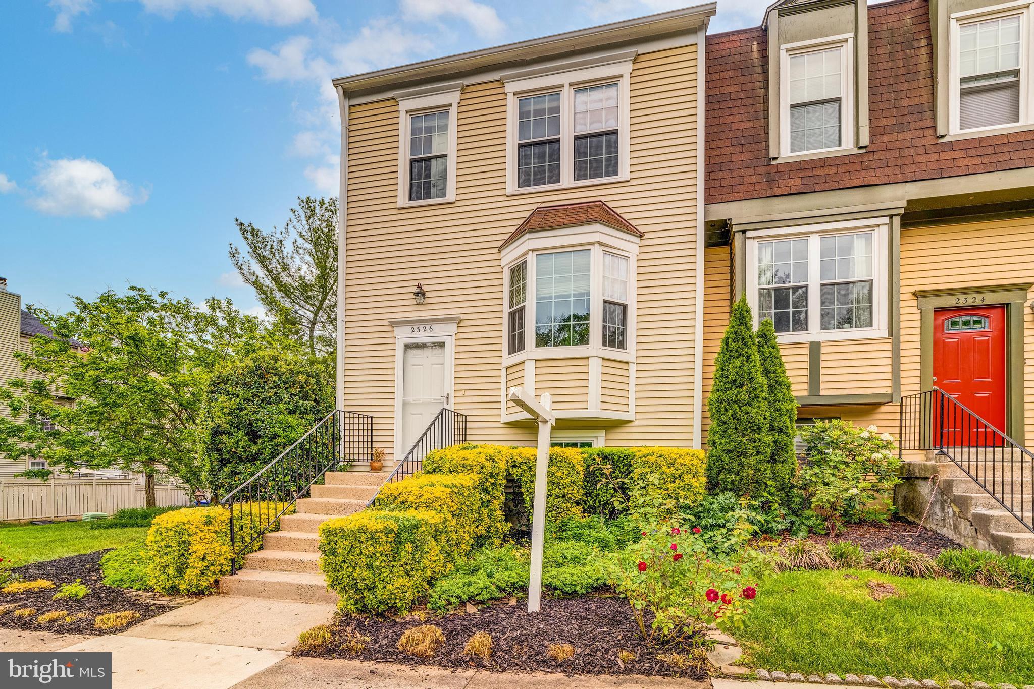 2326 Hunters Square Court Reston, VA 20191 - Photo 4 of 78