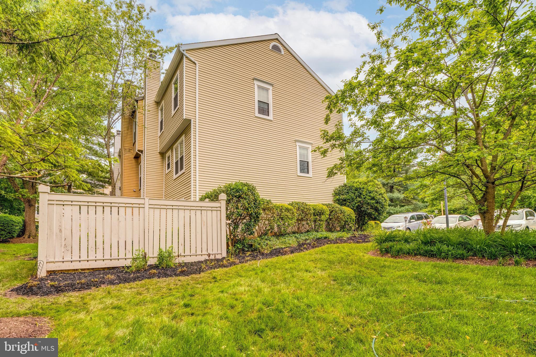 2326 Hunters Square Court Reston, VA 20191 - Photo 7 of 78