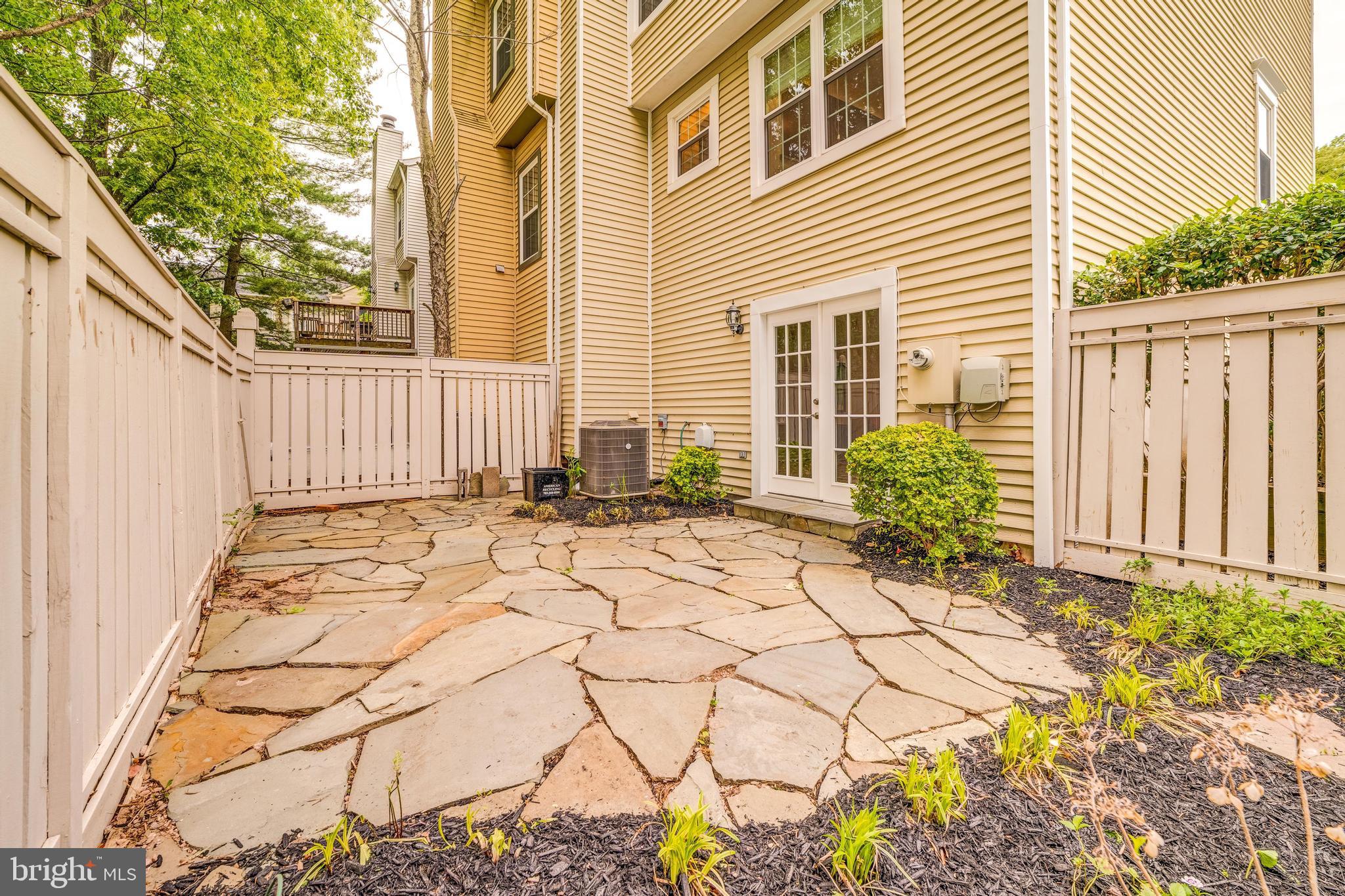 2326 Hunters Square Court Reston, VA 20191 - Photo 9 of 78