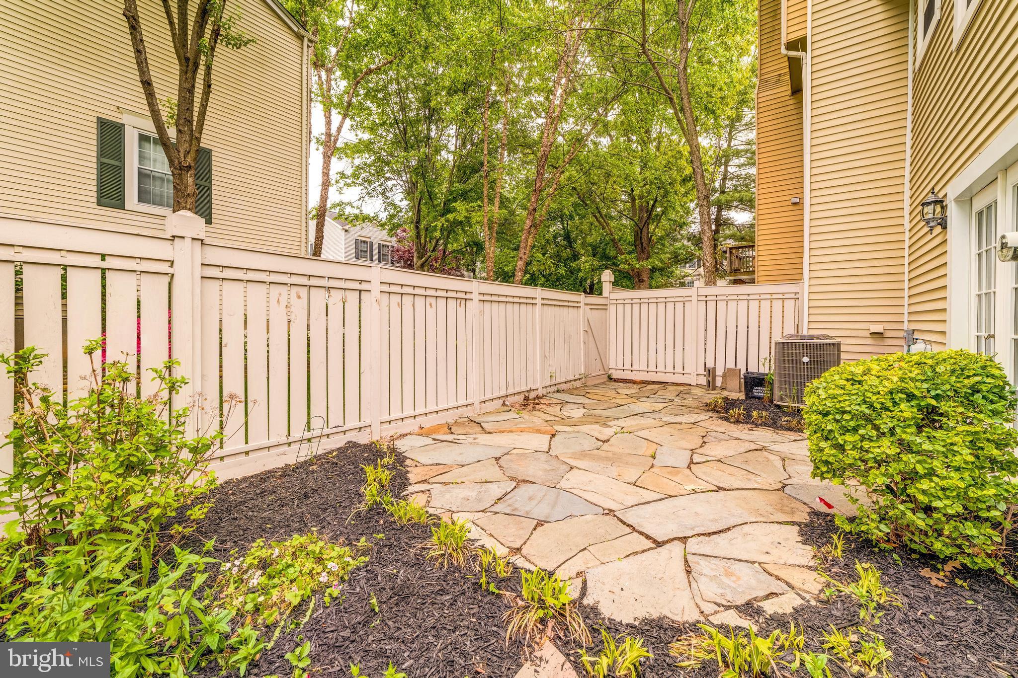 2326 Hunters Square Court Reston, VA 20191 - Photo 10 of 78
