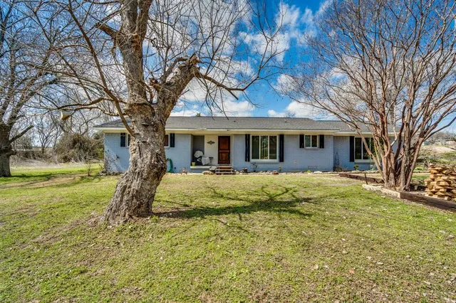 $350,000 | 207 Ovilla Road, Waxahachie, TX 75167