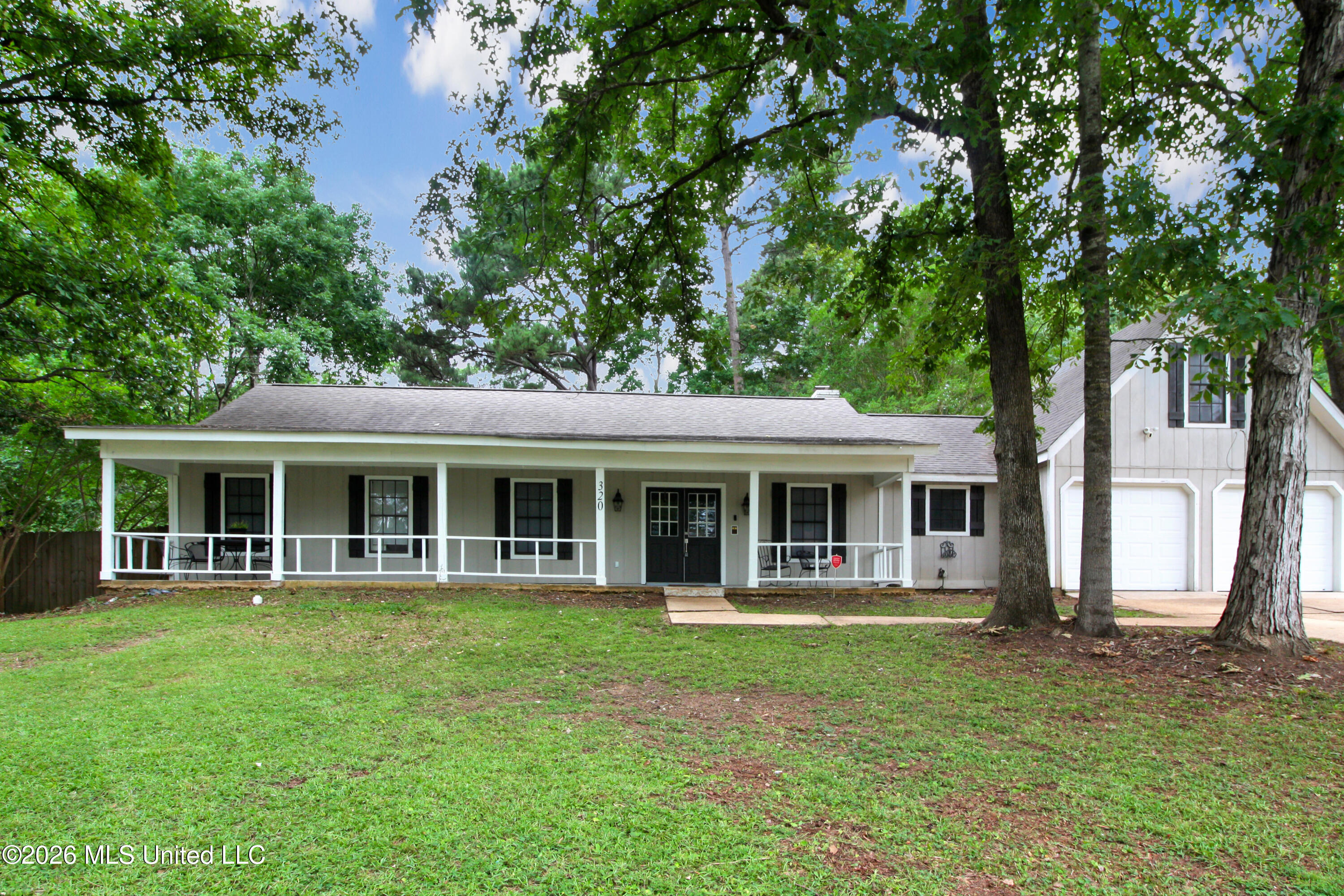320 Helmsley Drive Brandon, MS 39047 - Photo 2 of 40 IMG_1056