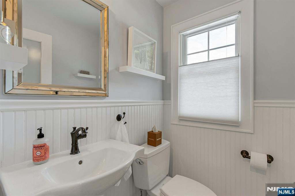 547 Ruckman Road Closter, NJ 07624 - Photo 10 of 25 Gallery Image 10