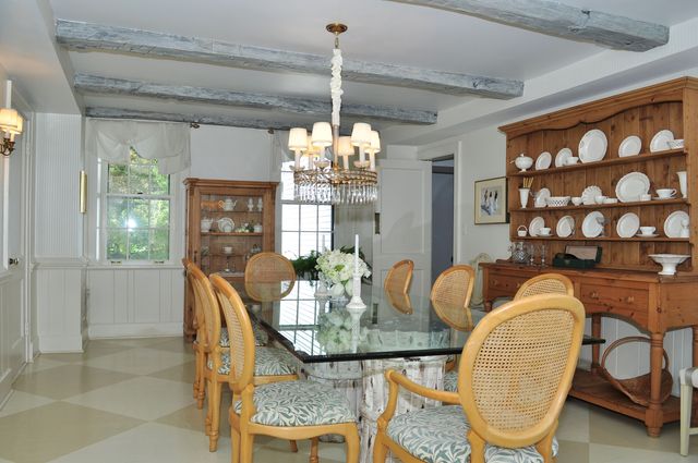 36W841 Crane Road St. Charles, IL 60174 - Photo 3 of 25 a view of a dining room with furniture and chandelier