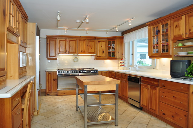 36W841 Crane Road St. Charles, IL 60174 - Photo 5 of 25 a kitchen with granite countertop a sink and cabinets